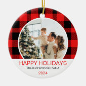赤いモダンバッファロープレイドクリスマスファミリー写真 セラミックオーナメント (正面)