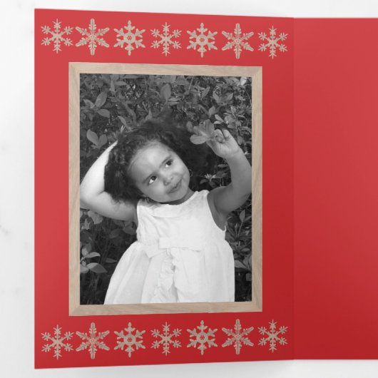 赤いモダン雪素朴片コラージュ5枚の写真 三つ折りクリスマスカード (内部最初)