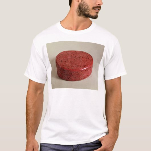 赤いラッカー箱はシャクヤク1426-27年と飾りました Tシャツ (正面)