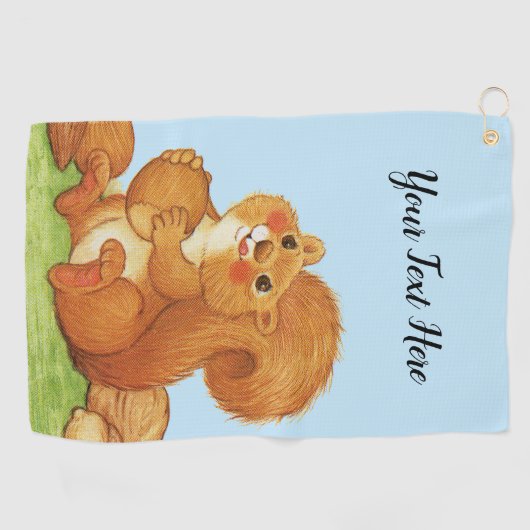 赤いリスのふわふわした尻紅食べ頬の木の実 ゴルフタオル (横)