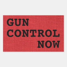 赤いリネンの写真で銃の制御を今