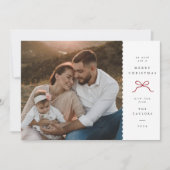 赤いリボンが付いた、レースのような縁取りの写真用ホリデーカード シーズンカード (正面)