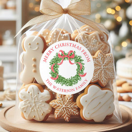 赤いリボンのクリスマスボックスウッドリースのギフト ラウンドシール