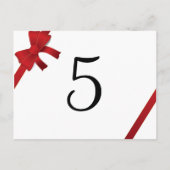 赤いリボンの冬の結婚式テーブルナンバー ポストカード (裏面)