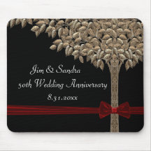 赤いリボン及び弓が付いている金木