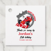 赤いレースカー上でレース任意の年齢誕生日 フェイバータグ (正面)