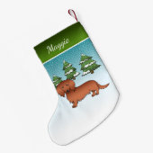 赤いロングヘアダックスシュントかわいい犬 – 冬の森 スモールクリスマスストッキング (裏面 (吊り時))