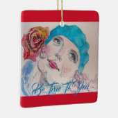 赤いローズベレーの水色の女の子があなたに忠実である セラミックオーナメント (右)