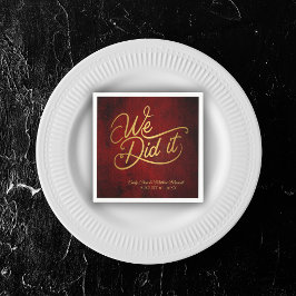 赤いヴィンテージパーチメント、書道「私たちがやった」 スタンダードカクテルナプキン