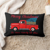 赤いヴィンテージピックアップトラック、休日おもしろい、針葉樹 ランバークッション (ブランケット)