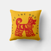赤い中国のペーパーカット犬の年2018黄色の枕 クッション (裏面)