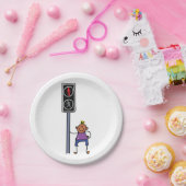 赤い信号を持つ歩行者の交ストップ渉の少年 ペーパープレート (パーティー)