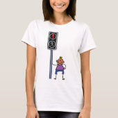 赤い信号を持つ歩行者の交ストップ渉の少年 Tシャツ (正面)
