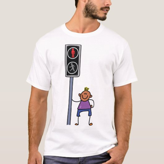 赤い信号を持つ歩行者の交ストップ渉の少年 Tシャツ (正面)