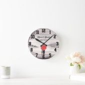 赤い傘のラブカップルロマンチッ結婚クのR ラウンド壁時計 (ホーム)