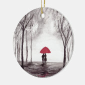 赤い傘のラブカップル セラミックオーナメント (左)