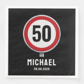 赤い円形の道路のサインとカスタムの年齢の誕生日 スタンダードカクテルナプキン (正面)