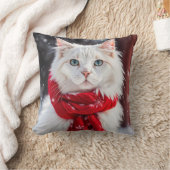 赤い冬のスカーフをした白猫 クッション (ブランケット)