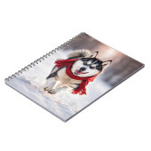 赤い冬のスカーフを巻いたハスキー ノートブック (左側)