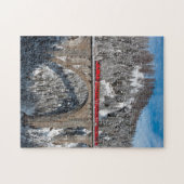 赤い列車のマツ雪で覆われた山スイス連邦共和国 ジグソーパズル (横)