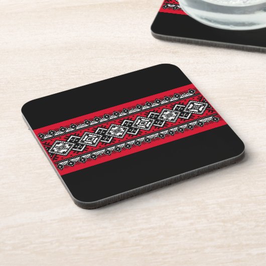 赤い刺繍 コースター (左側)