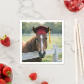 赤い卒業式の帽子を被った馬 スタンダードカクテルナプキン (インサイチュ)