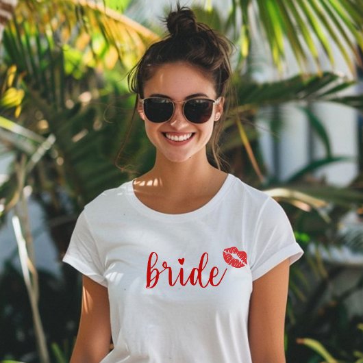 赤い口紅とハートの可愛い花嫁 Tシャツ