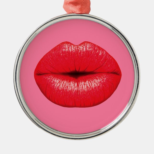 赤い口紅のガーリーなピンクの大きいポップアートの唇 メタルオーナメント (正面)