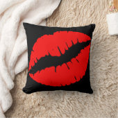 赤い口紅キスオンブラック クッション (ブランケット)