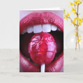 赤い唇の棒つきキャンデーロマンチックな夫のカード カード (黄色い花)