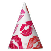 赤い唇セット、白い背景。 パーティーハット (右)