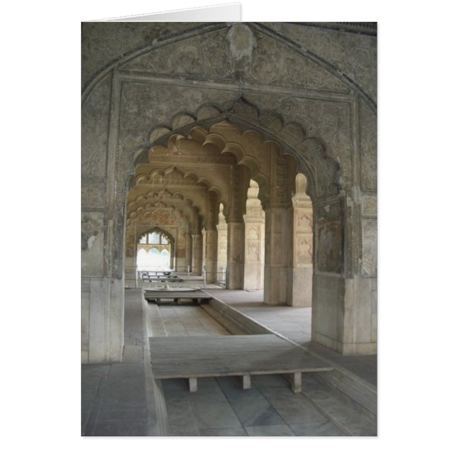 赤い城砦 (正面)