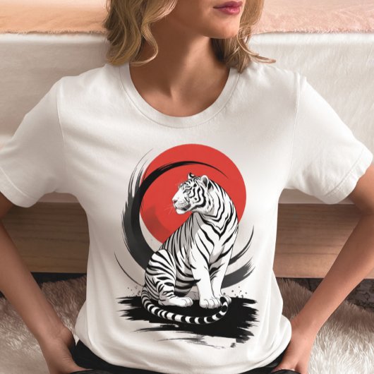 赤い太陽と白い虎の芸術的デザイン トライブレンドＴシャツ