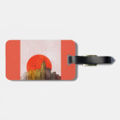 赤い太陽の街並みがある都市グランジスカイライン ラゲッジタグ (裏面横)