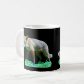 赤い子ギツネ 緑の苔 森の森林 野生動物 コーヒーマグカップ (正面左)