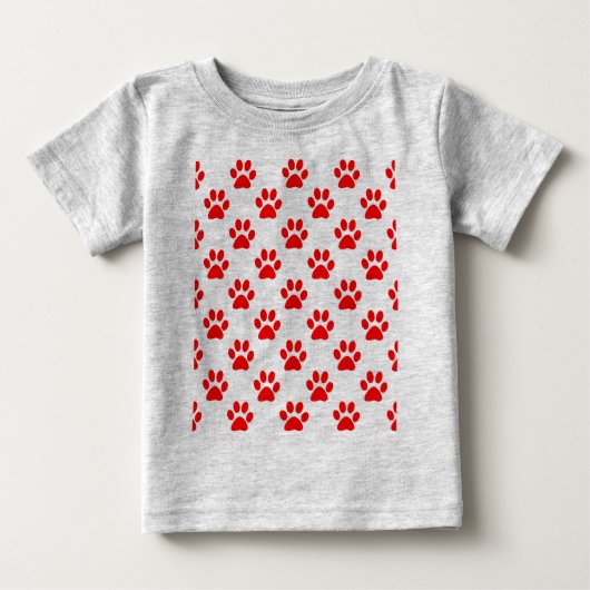 赤い子犬の足のパターン ベビーTシャツ (正面)