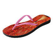 赤い孔雀が赤い羽を飾り ビーチサンダル (アングル)