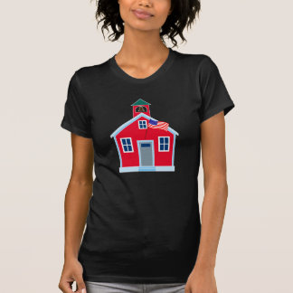 赤い学校の家 Tシャツ