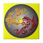 赤い対の月のドラゴン タイル (正面)