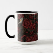 赤い尾の小鳥とキクの花の赤と茶色 マグカップ (左)