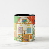 赤い屋根とパティオのある童話の漫画の家 ツートーンマグカップ (中央)