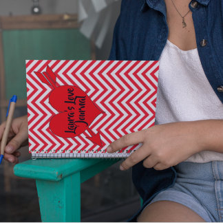 赤い山形の矢印をパーソナライズハートバレンタインデー ノートブック