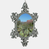 赤い岩とサボテンI スノーフレークピューターオーナメント (左)