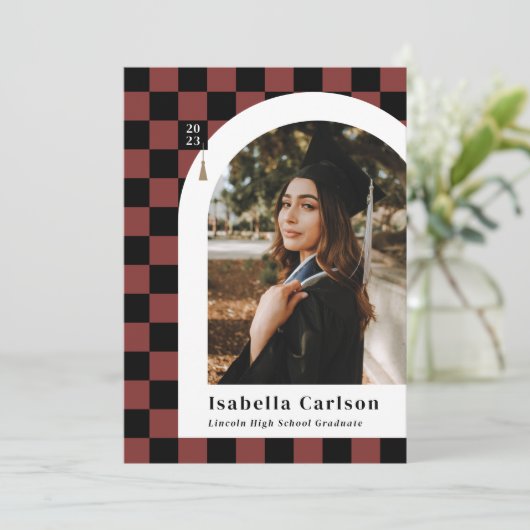 赤い市松模様にアーチユニーク写真の卒業 案内状 (スタンド正面)