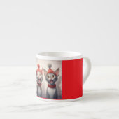 赤い帽子と襟をつけた微笑みを浮かべている猫 エスプレッソカップ (正面右)