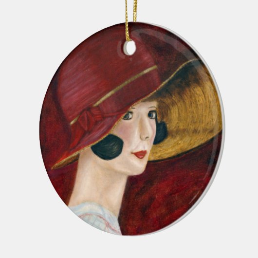 赤い帽子のとどろく二十代の20年代のフラッパーの女の子 セラミックオーナメント (左)