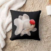 赤い帽子のOrandaの金魚の枕 クッション (ブランケット)