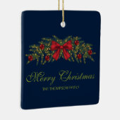 赤い弓とバウブルを持つクリスマスガーランド セラミックオーナメント (右)