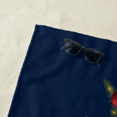 赤い弓とバウブルを持つクリスマスガーランド ビーチタオル (インサイチュ)