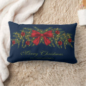 赤い弓とバウブルを持つクリスマスガーランド ランバークッション (ブランケット)